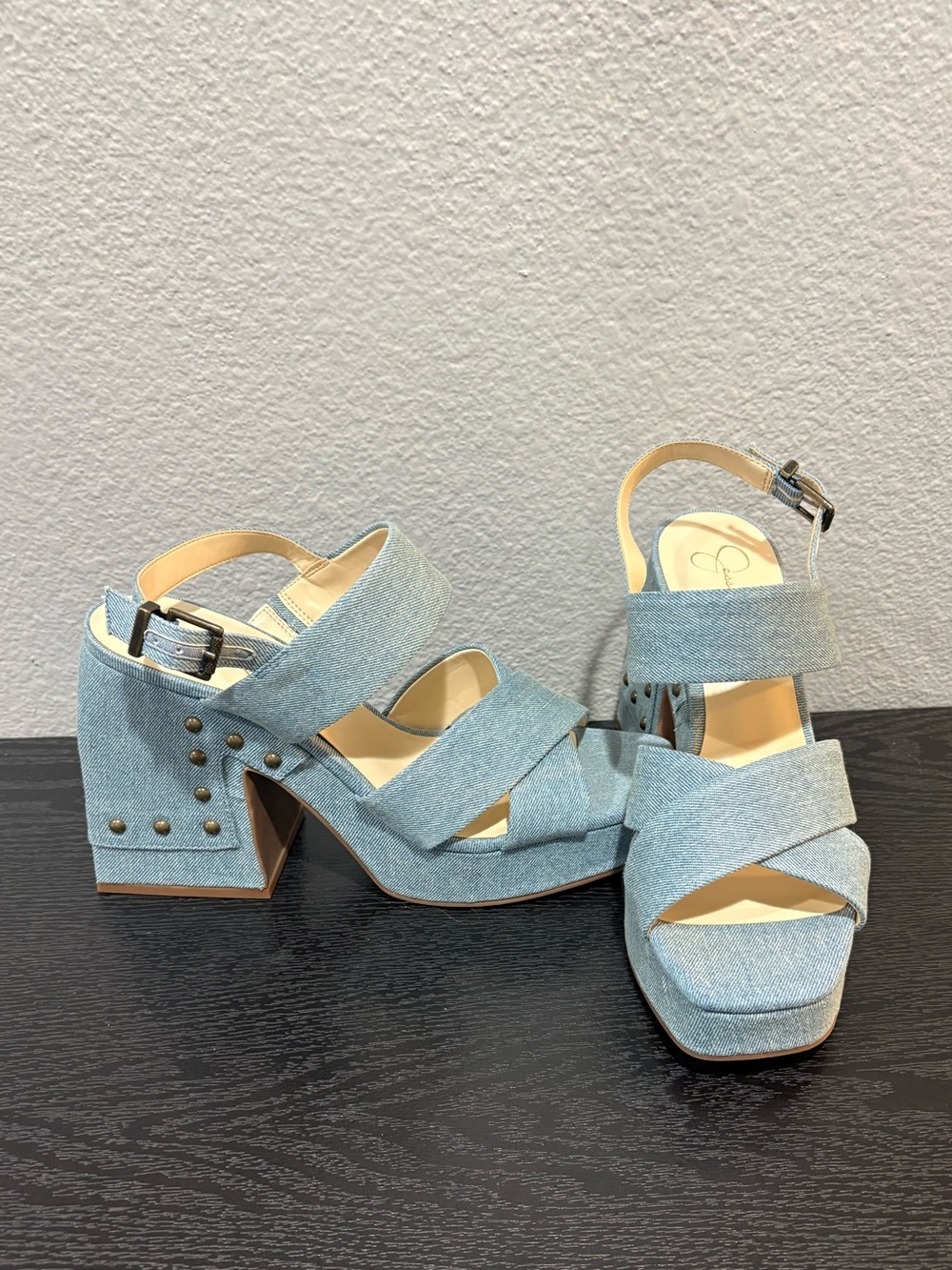 NWOT Jessica Simpson blue denim chunk heels 9 1/2